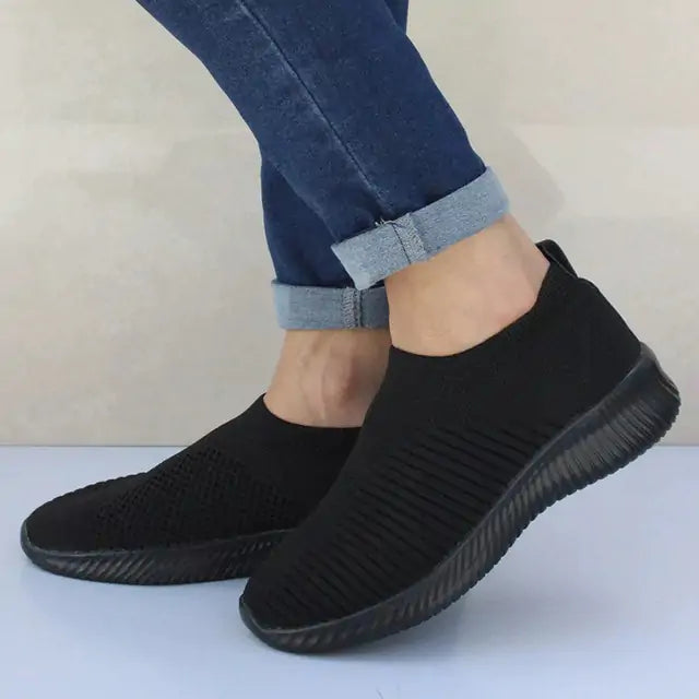 Chic & Comfortable Women’s Sneakers